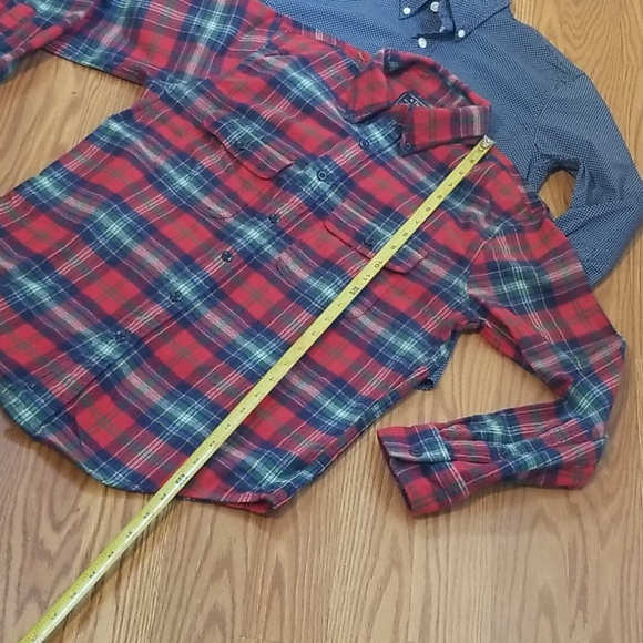 2 Abercrombie and Fitch shirts xs - Picture 9 of 10